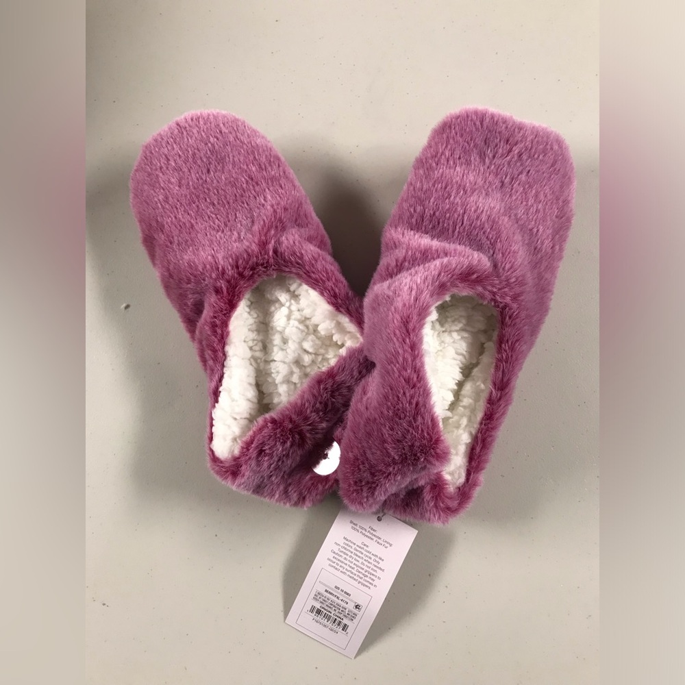 Auden Cozy Berry Fuzzy Slippers